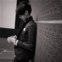 冷酷男生伤感头像:此情可待成追忆_WWW.TQQA.COM