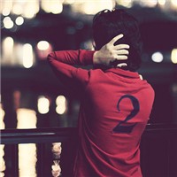 欧美伤感抽烟男生头像_WWW.TQQA.COM
