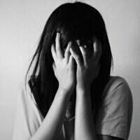 伤感唯美灰色头像:不曾经想过离开你_WWW.TQQA.COM