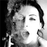 灰色头像女生伤感不带字:依然爱你_WWW.TQQA.COM