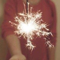 情侣头像左一右唯美:深爱的人明天就要嫁别人_WWW.TQQA.COM