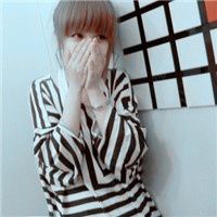 白色背景唯美女生头像_WWW.TQQA.COM