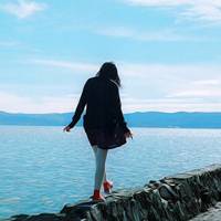 唯美头像小清新:手中花离人泪_WWW.TQQA.COM