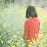 花一样的女神:唯美意境侧脸女生头像_WWW.TQQA.COM