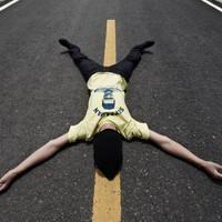 QQ情侣头像大全没字的:幸福的一男一女_WWW.TQQA.COM