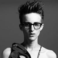 欧美头像男生伤感:@黑白贴吧精选_WWW.TQQA.COM