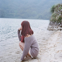 曾经的回忆还是不会忘:意境唯美QQ头像:闭上眼睛_WWW.TQQA.COM