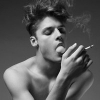 欧美头像男生硬汉:每个梦想都有光芒_WWW.TQQA.COM