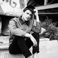 欧美头像男生霸道:为你放下执念_WWW.TQQA.COM