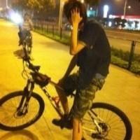 好看的双人温馨情侣头像:牵你右手:相偎相依_WWW.TQQA.COM