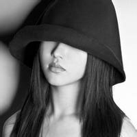 qq灰色女生头像带帽子的:因为太爱才有伤害_WWW.TQQA.COM