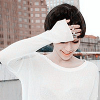 白色唯美纯情的女生QQ头像_WWW.TQQA.COM