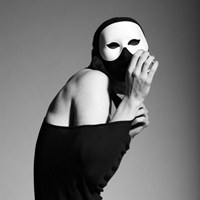 帅气的黑白男生头像_WWW.TQQA.COM