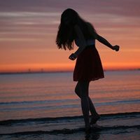 qq个性欧美女生头像_WWW.TQQA.COM