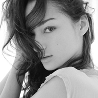 欧美范灰色女生头像:你快乐我就快乐_WWW.TQQA.COM