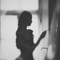 欧美头像女生半身的:记忆回到当初的空白_WWW.TQQA.COM