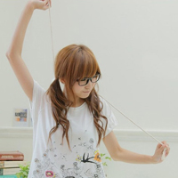 眼镜控气质可爱女生头像:属于我们的烟火_WWW.TQQA.COM