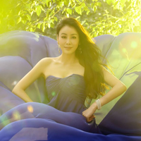 七彩梦幻成熟欧美范女生头像_WWW.TQQA.COM