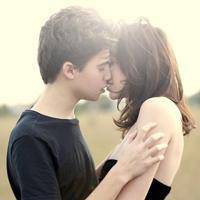 一生相思相依偎:拥抱在一起的QQ情侣幸福头像_WWW.TQQA.COM