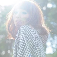 曾经的回忆还是不会忘:意境唯美QQ头像:闭上眼睛_WWW.TQQA.COM