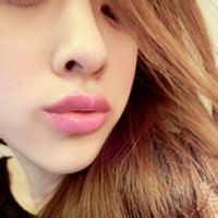 唯美女生卖萌头像:时光慢些在留给回忆一些时间_WWW.TQQA.COM