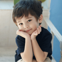 欧美小孩童真头像:小孩头像_WWW.TQQA.COM