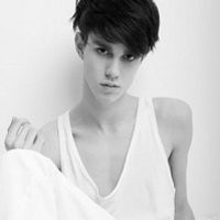 帅气男生头像伤感_WWW.TQQA.COM
