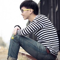 穿情侣装的情侣头像一对/2张_WWW.TQQA.COM