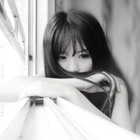 灰色配女生头像伤感:绿茶婊:白莲花_WWW.TQQA.COM