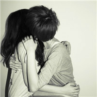qq情侣头像:一男一女一左一右:温柔想念_WWW.TQQA.COM