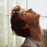 梦里的天堂i:欧美唯美意境男生头像_WWW.TQQA.COM