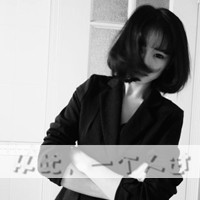 女生QQ灰色头像带字:一亿个伤心_WWW.TQQA.COM