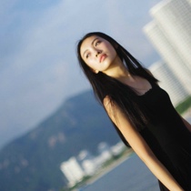 女生一个人孤单头像:唯美又伤感_WWW.TQQA.COM