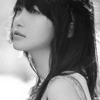 你的眼泪只是一种无奈:QQ灰色头像吧女头:爱上星_WWW.TQQA.COM