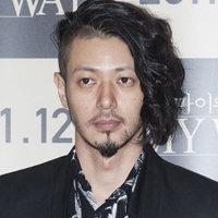 小田切让电影自裁QQ头像_WWW.TQQA.COM