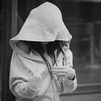 小性感黑白女生QQ头像_WWW.TQQA.COM