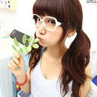 眼镜控气质可爱女生头像:属于我们的烟火_WWW.TQQA.COM