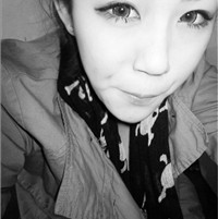 妩媚灰色美女头像:漂亮姑娘:光芒万丈_WWW.TQQA.COM