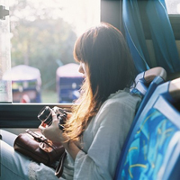 曾经的回忆还是不会忘:意境唯美QQ头像:闭上眼睛_WWW.TQQA.COM