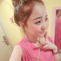 嘟着嘴扮可爱的女生头像_WWW.TQQA.COM