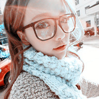 眼镜控气质可爱女生头像:属于我们的烟火_WWW.TQQA.COM