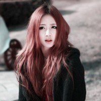 可爱女生卷发头像图片_WWW.TQQA.COM