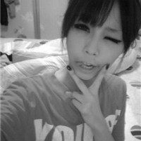 灰色伤感女生头像_WWW.TQQA.COM