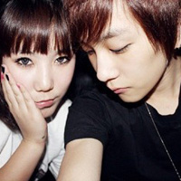 幸福情侣头像2个人一张图的:深蓝色的海洋_WWW.TQQA.COM