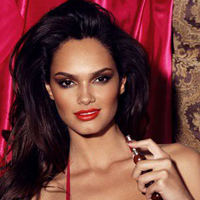 超模莉萨勒·蒙特内格罗QQ头像_WWW.TQQA.COM