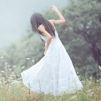 唯美长裙自然风:你不爱有人爱_WWW.TQQA.COM