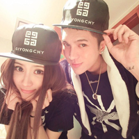 除了你什么都可以忘掉:情侣一对一张头像双人_WWW.TQQA.COM