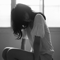 唯美女生有点伤感的QQ头像:他结婚了新娘不是我_WWW.TQQA.COM