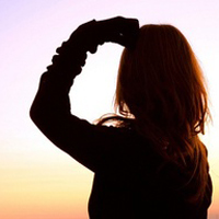 2017情感意境女生头像:许你一世承诺_WWW.TQQA.COM