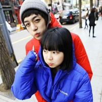 双人情侣头像两人一张:有你就不会感到不安_WWW.TQQA.COM